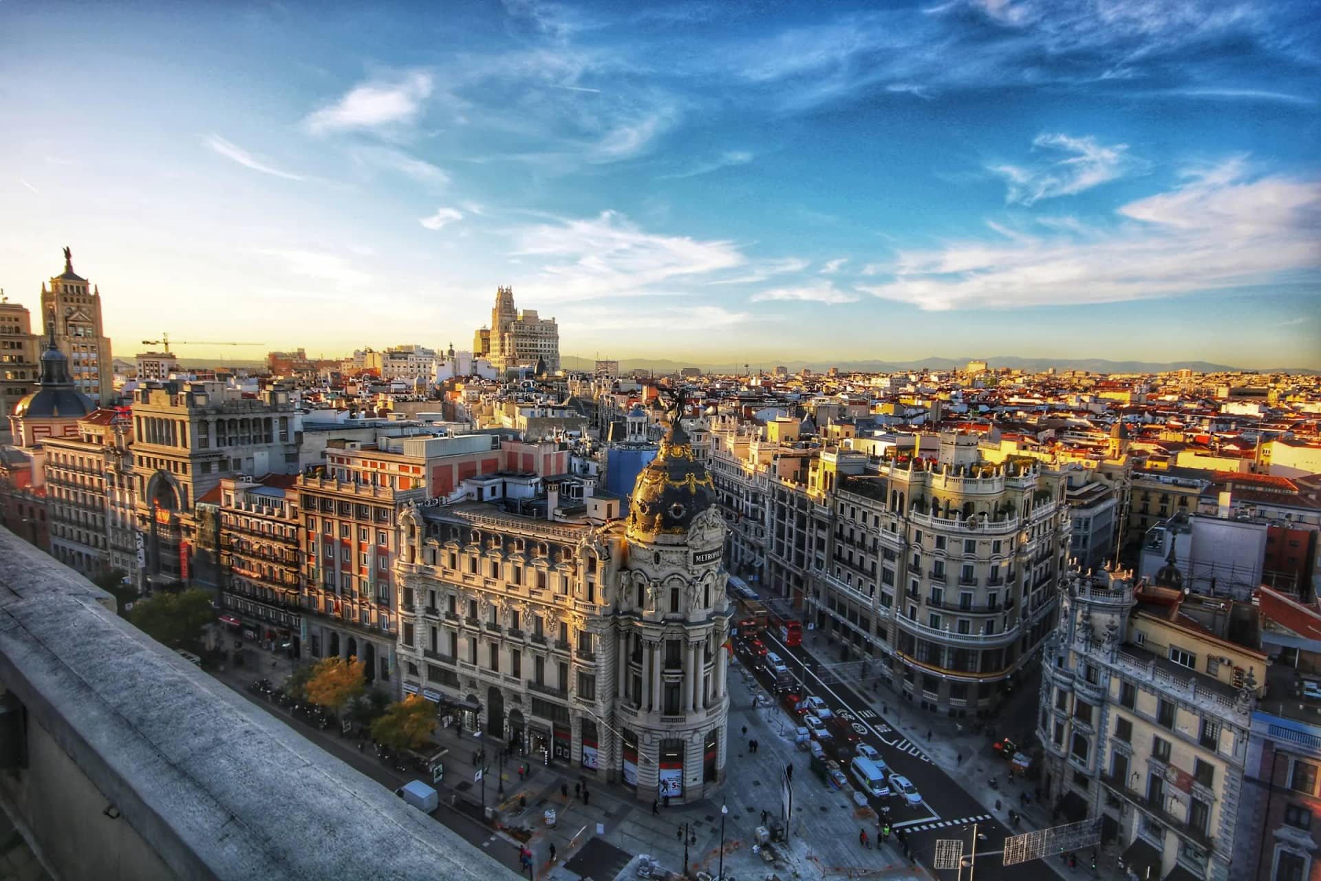 Luxury apartment with terrace overlooking Madrid