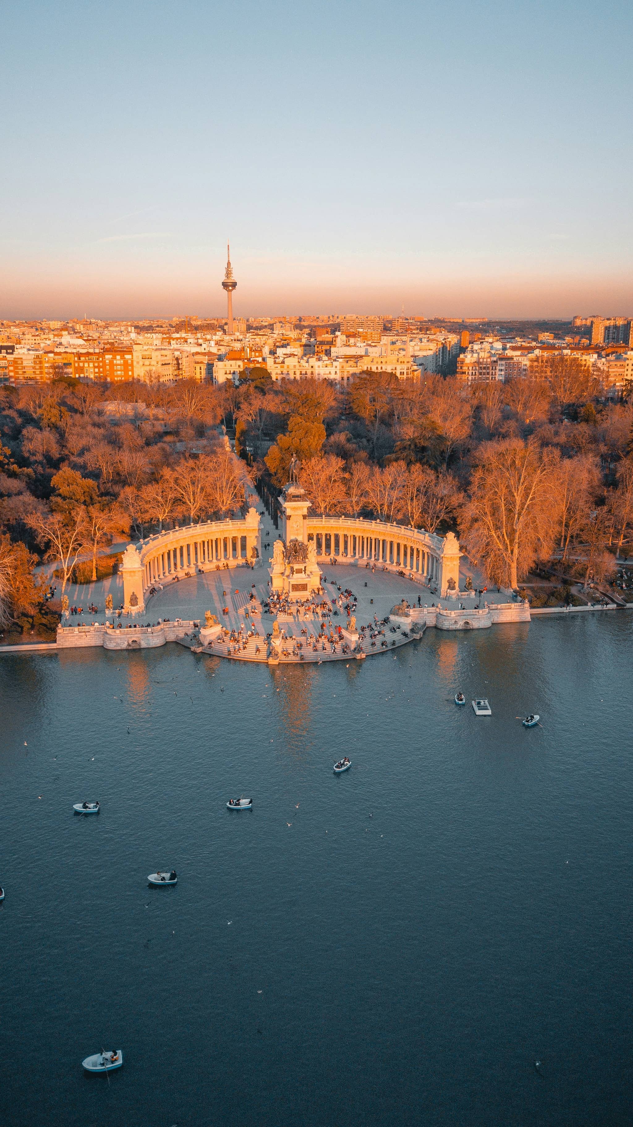 Vue panoramique sur le parc du Retiro et l'horizon de Madrid